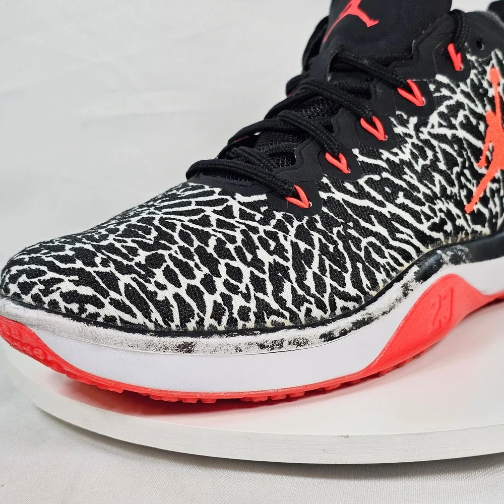 Jordan Trainer 1 Low Black White Infrared Elephant Print 845403-006 Mens 10.5